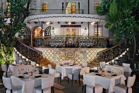 gianni's Versace mansion restaurant